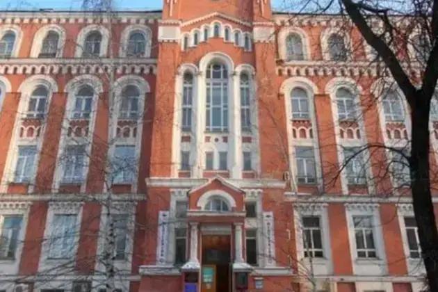 Благодійний фонд Вадима Столара надав Олександрівській лікарні 500 респіраторів і 800 комбінезонів